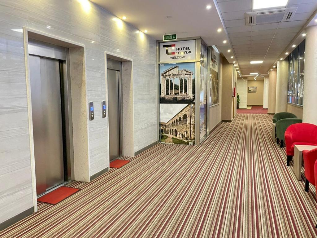 Hotel Terminal Tirana Kültér fotó