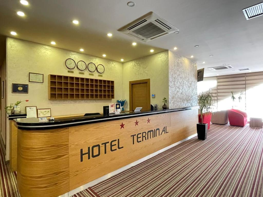 Hotel Terminal Tirana Kültér fotó