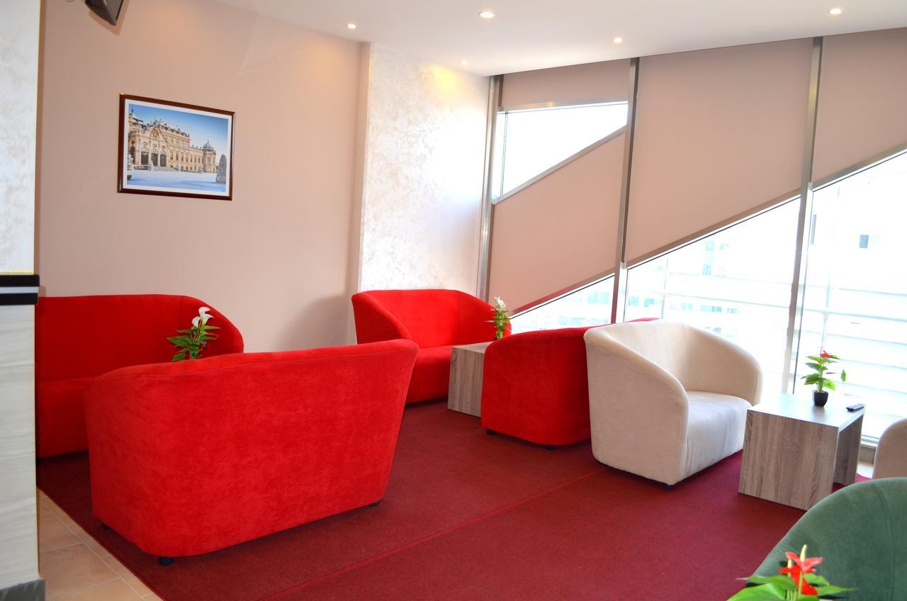 Hotel Terminal Tirana Kültér fotó
