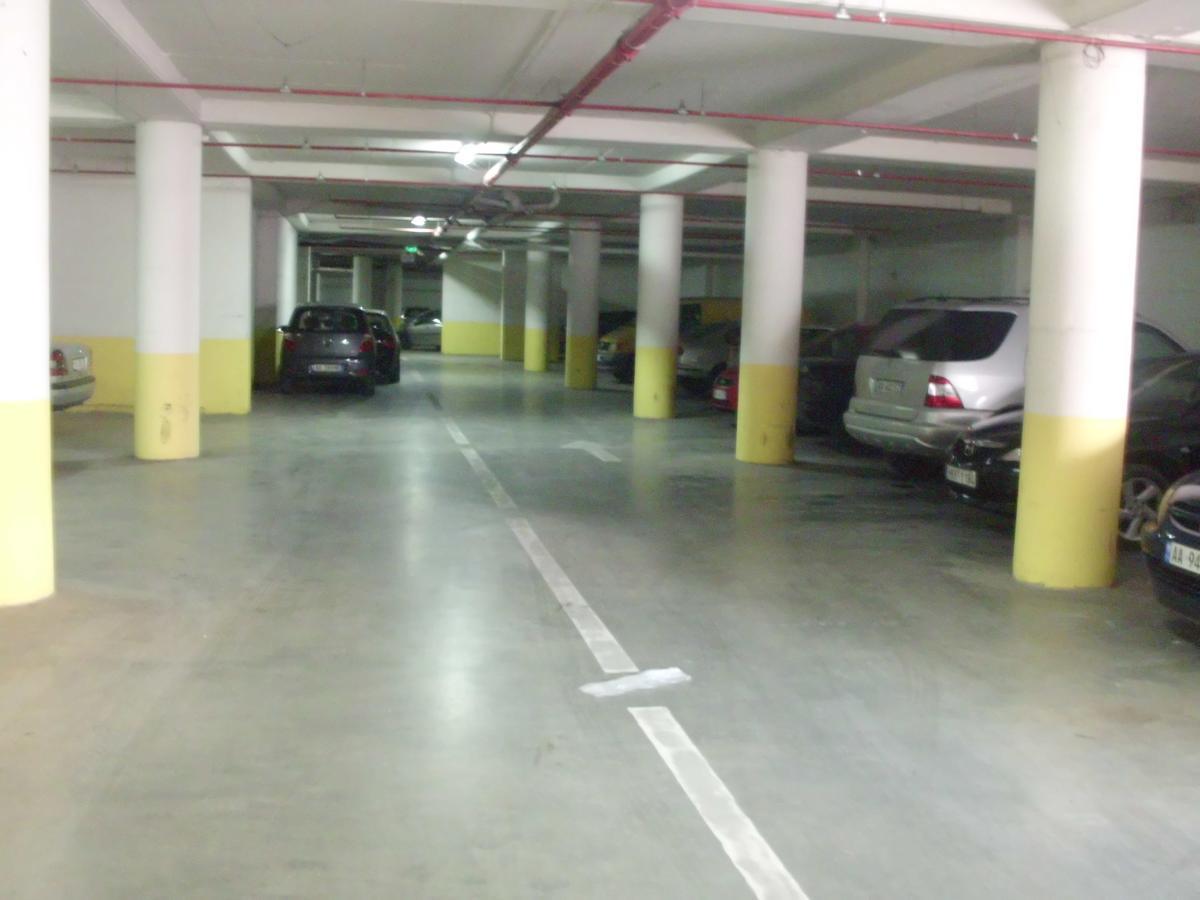 Hotel Terminal Tirana Kültér fotó