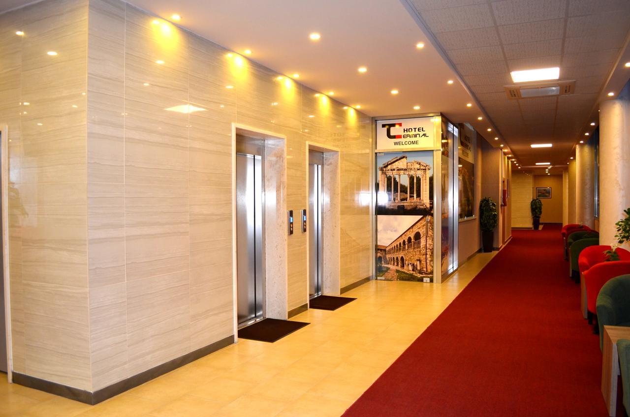 Hotel Terminal Tirana Kültér fotó