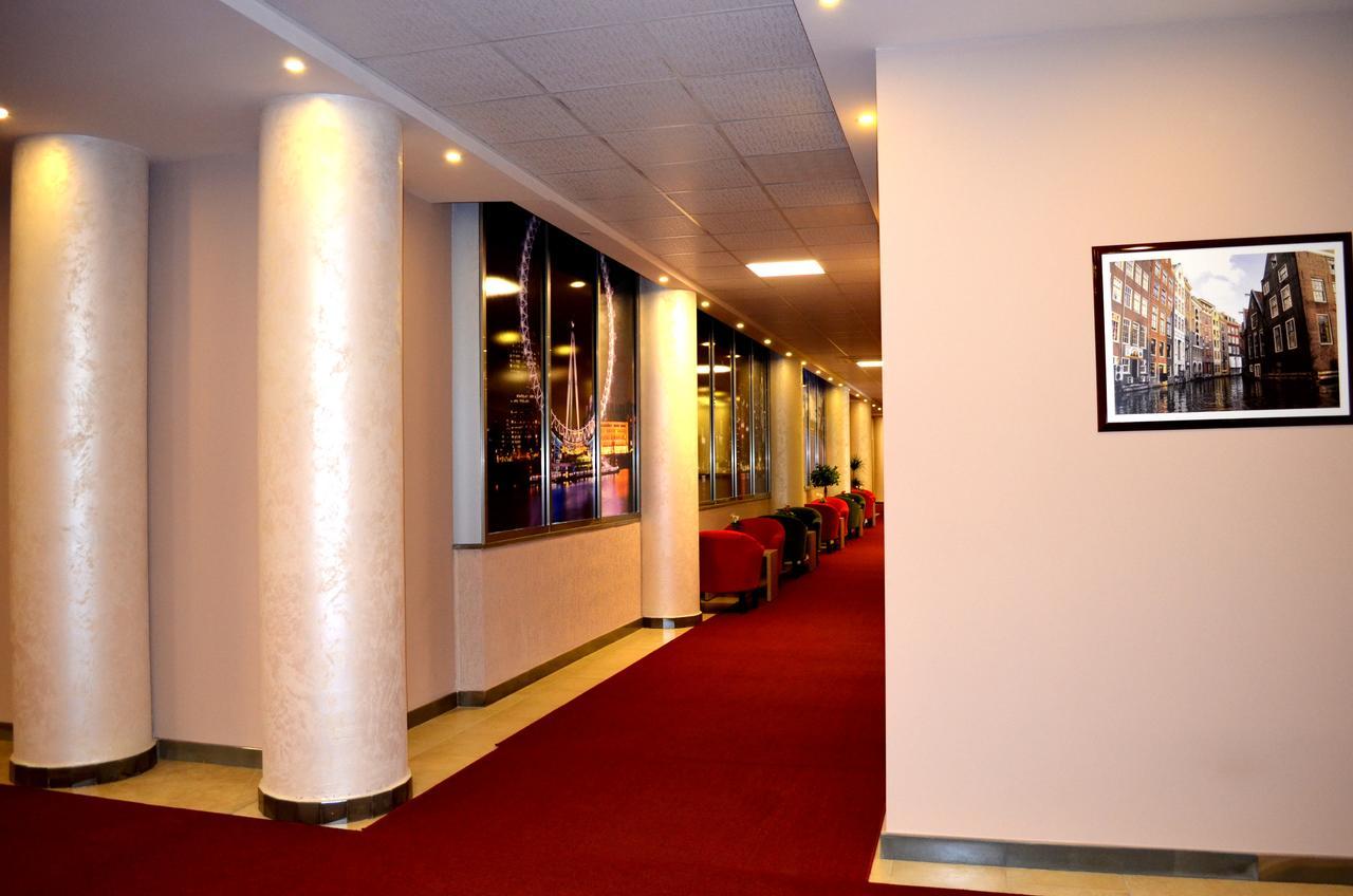 Hotel Terminal Tirana Kültér fotó